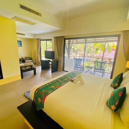Palm Galleria Resort Khao Lak Exterior photo