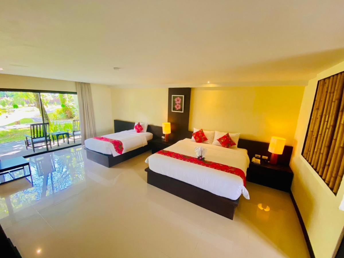 Palm Galleria Resort Khao Lak Exterior photo