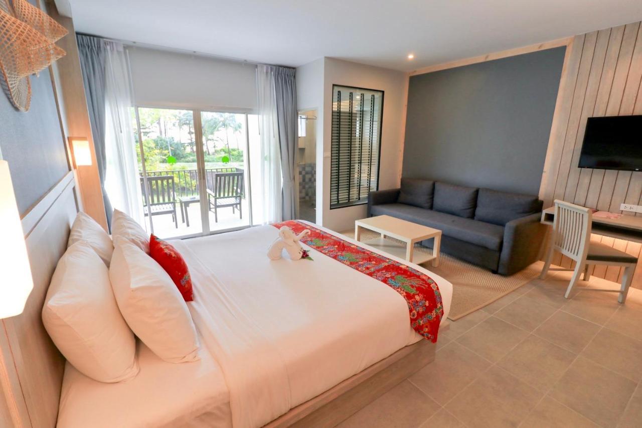 Palm Galleria Resort Khao Lak Exterior photo