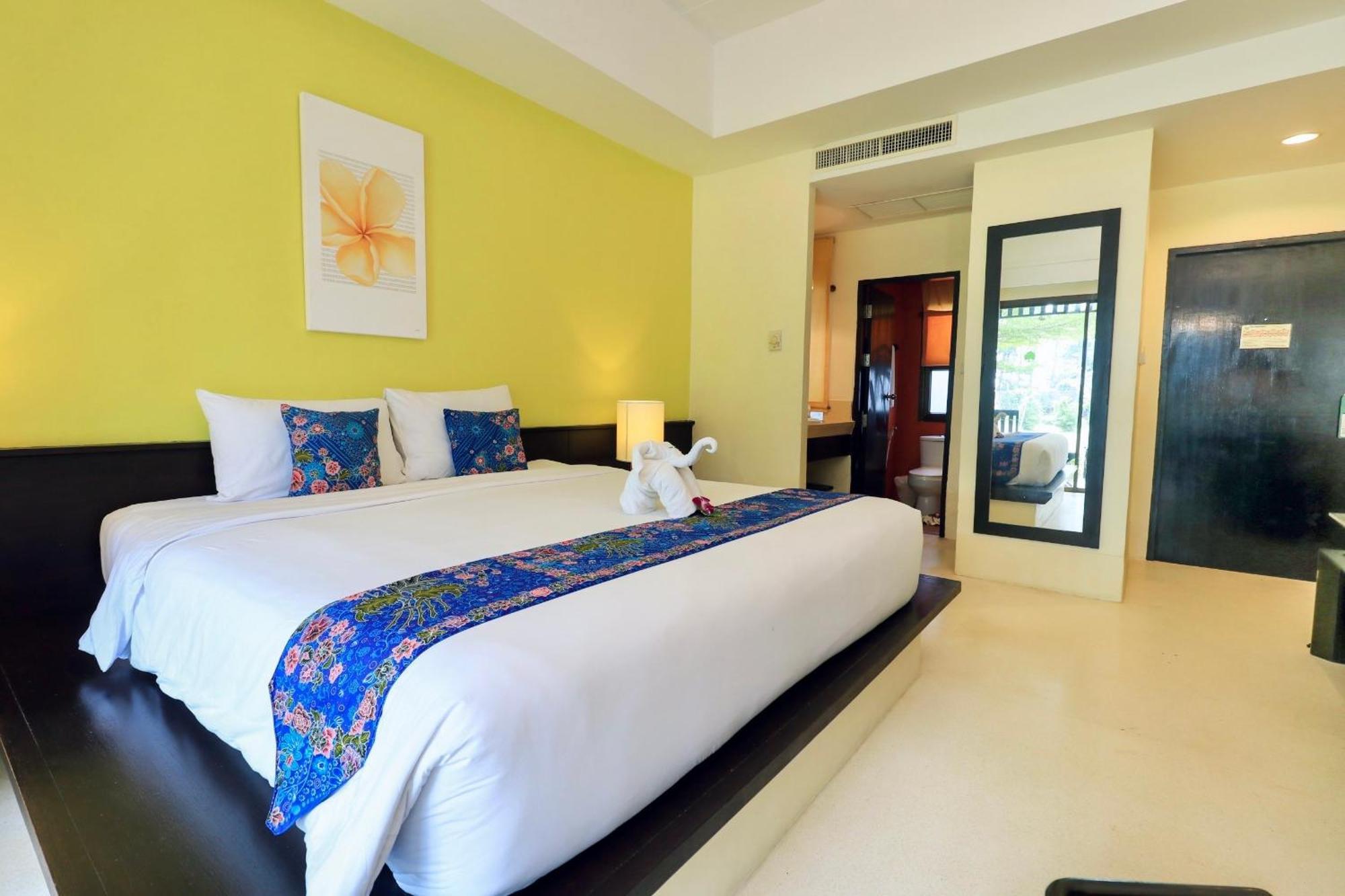 Palm Galleria Resort Khao Lak Exterior photo