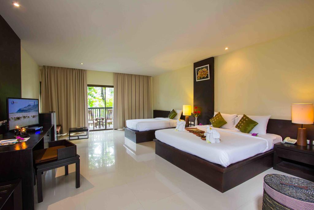 Palm Galleria Resort Khao Lak Exterior photo