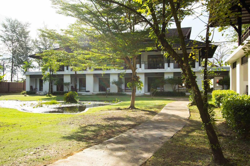 Palm Galleria Resort Khao Lak Exterior photo