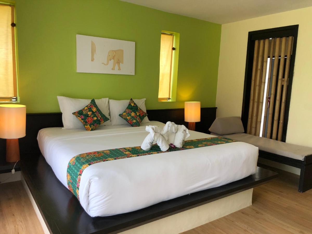 Palm Galleria Resort Khao Lak Exterior photo